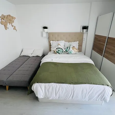 Apartment Niki студія нова, після ремонту Benalmádena