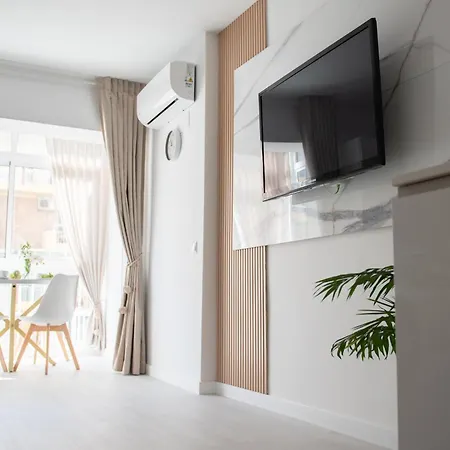 Apartment Niki студія нова, після ремонту Benalmádena